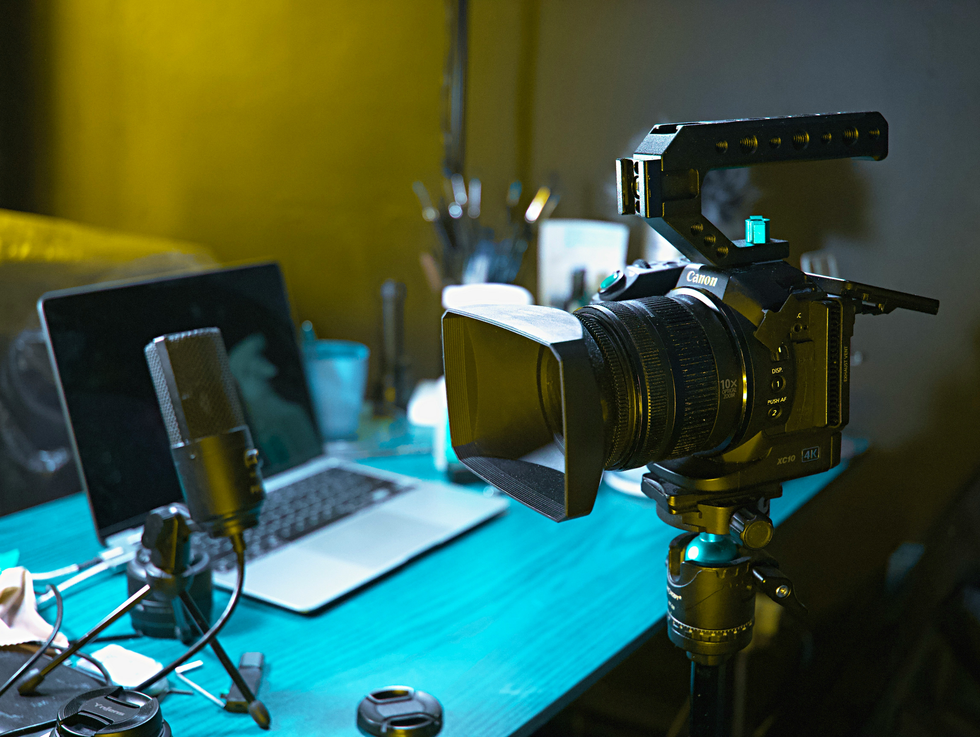 Best AI-Powered Editor for Long-Form and Documentary Filmmaking in 2025: A Creator Guide